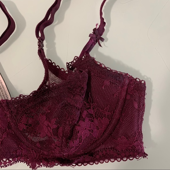 VICTORIA SECRET - Unlined, Wicked Bra - Picture 2 of 3